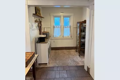 14 Castle St, Springfield, MA 01118 - Photo 7
