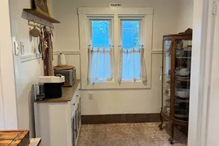 14 Castle St, Springfield, MA 01118 - Photo 7
