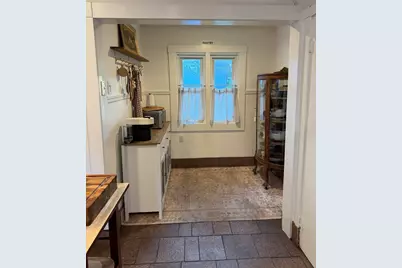 14 Castle St, Springfield, MA 01118 - Photo 7