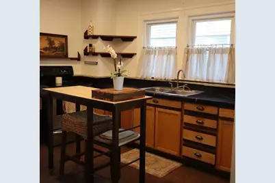 14 Castle St, Springfield, MA 01118 - Photo 5