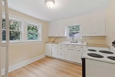 29-31 Rockrimmon Rd #2R, Worcester, MA 01602 - Photo 9