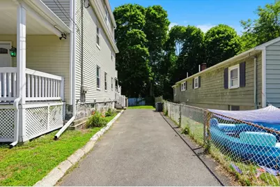 26 Calumet St, Peabody, MA 01960 - Photo 7