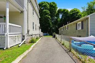 26 Calumet St, Peabody, MA 01960 - Photo 7