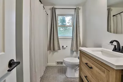 17 Robinson St, Fitchburg, MA 01420 - Photo 19