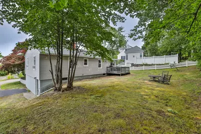 17 Robinson St, Fitchburg, MA 01420 - Photo 3