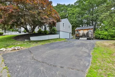 17 Robinson St, Fitchburg, MA 01420 - Photo 37