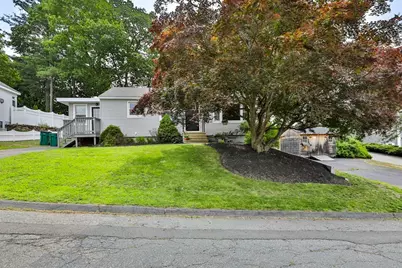 17 Robinson St, Fitchburg, MA 01420 - Photo 35