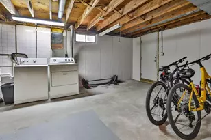 17 Robinson St, Fitchburg, MA 01420 - Photo 31