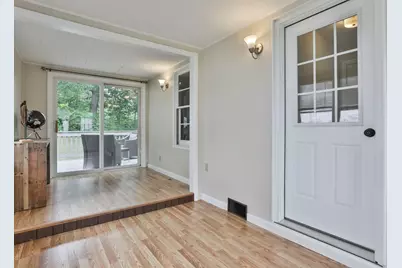 17 Robinson St, Fitchburg, MA 01420 - Photo 7