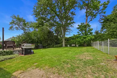 15 Sales St, Fall River, MA 02724 - Photo 7