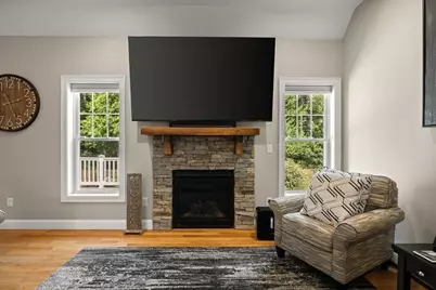 70 Cynthia Rd, Abington, MA 02351 - Photo 9