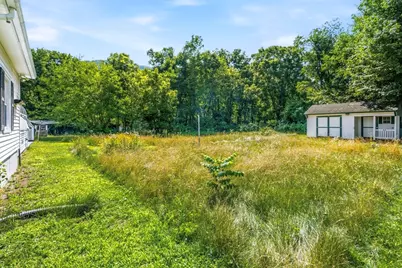 8 Richardson Cir, Easthampton, MA 01027 - Photo 11