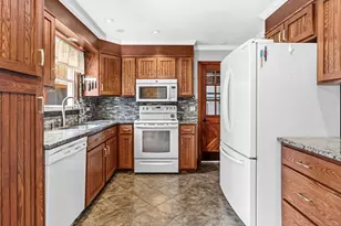 8 Richardson Cir, Easthampton, MA 01027 - Photo 15