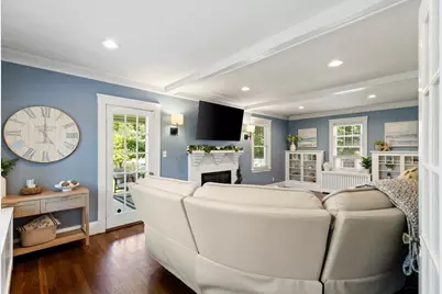 11 Beach St, Woburn, MA 01801 - Photo 9