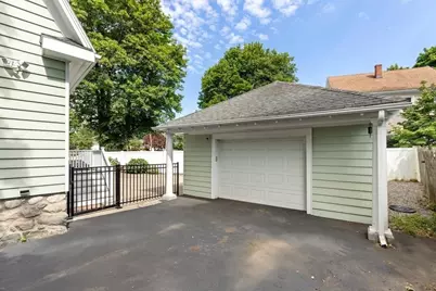 11 Beach St, Woburn, MA 01801 - Photo 41