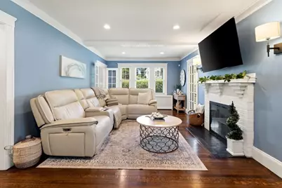 11 Beach St, Woburn, MA 01801 - Photo 7