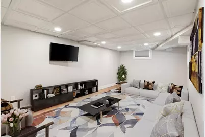 11 Beach St, Woburn, MA 01801 - Photo 31
