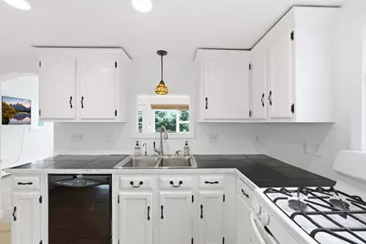 77 Holden St, Worcester, MA 01605 - Photo 11