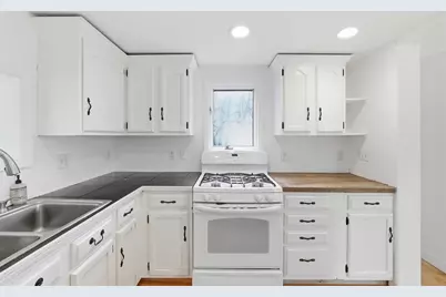 77 Holden St, Worcester, MA 01605 - Photo 9