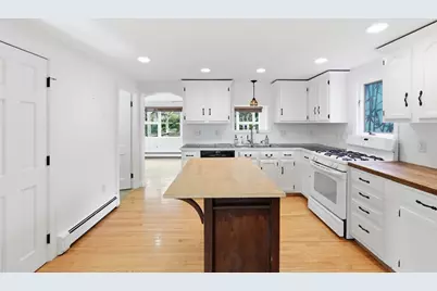 77 Holden St, Worcester, MA 01605 - Photo 7