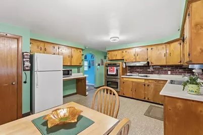 94 Causeway St, Fitchburg, MA 01420 - Photo 3