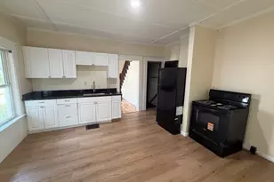 26-28 Devens St, Greenfield, MA 01301 - Photo 5