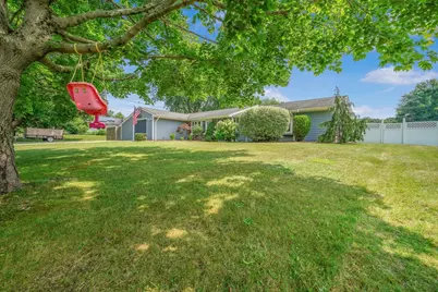 10 Topaz Ln, Dartmouth, MA 02747 - Photo 3