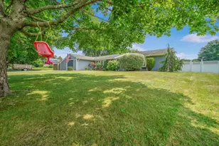 10 Topaz Ln, Dartmouth, MA 02747 - Photo 3