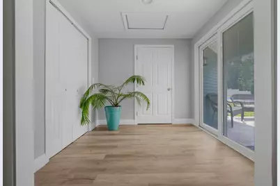 10 Topaz Ln, Dartmouth, MA 02747 - Photo 9