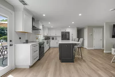 10 Topaz Ln, Dartmouth, MA 02747 - Photo 11