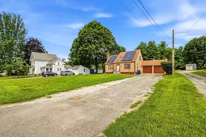 284 Village St, Medway, MA 02053 - Photo 3