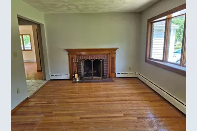 39 Higher St, Ludlow, MA 01056 - Photo 9