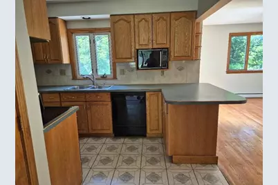 39 Higher St, Ludlow, MA 01056 - Photo 7