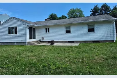 39 Higher St, Ludlow, MA 01056 - Photo 3