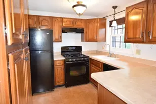 C4 Scotty Hollow Dr, Chelmsford, MA 01863 - Photo 3