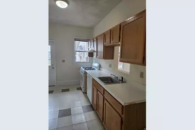 4 Wenlock Road #4, Boston, MA 02122 - Photo 3