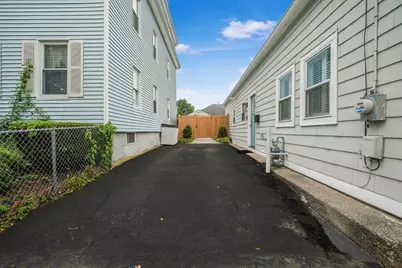 381 Wood St, Bristol, RI 02809 - Photo 3