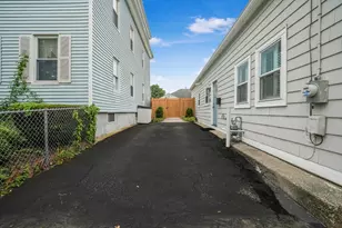 381 Wood St, Bristol, RI 02809 - Photo 3