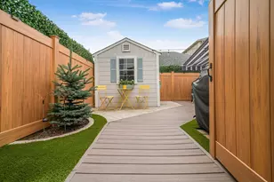 381 Wood St, Bristol, RI 02809 - Photo 23