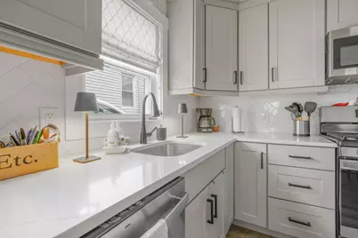 381 Wood St, Bristol, RI 02809 - Photo 13