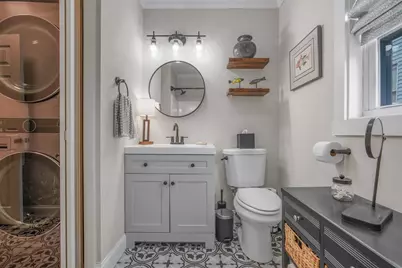 381 Wood St, Bristol, RI 02809 - Photo 17