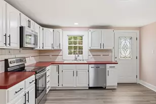18 Fuller Ave, Lancaster, MA 01523 - Photo 3