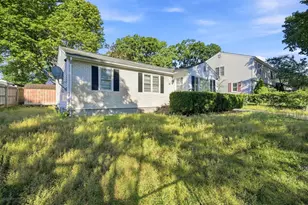 74 Leatherleaf Dr, Springfield, MA 01109 - Photo 1
