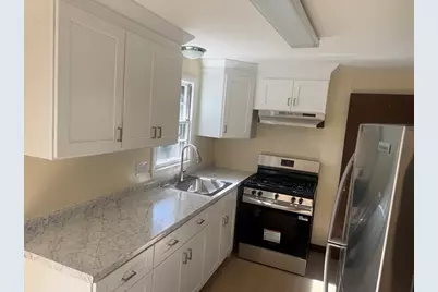 74 Leatherleaf Dr, Springfield, MA 01109 - Photo 3