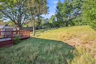 74 Leatherleaf Dr, Springfield, MA 01109 - Photo 25