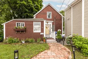50 Rowland St, Marblehead, MA 01945 - Photo 3