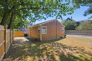 10 Meyer St, Boston, MA 02131 - Photo 33