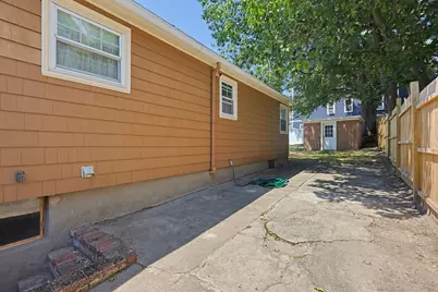 10 Meyer St, Boston, MA 02131 - Photo 29