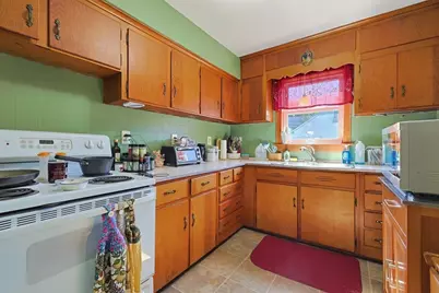 16 Lakeview St, Blackstone, MA 01504 - Photo 9