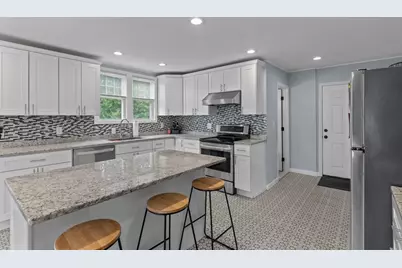 10 Wesley Dr, Leicester, MA 01524 - Photo 9